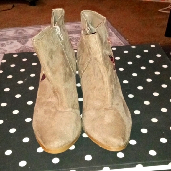 Charlotte Russe Floral Embroidered Ankle Boots - Tan - Picture 2 of 6